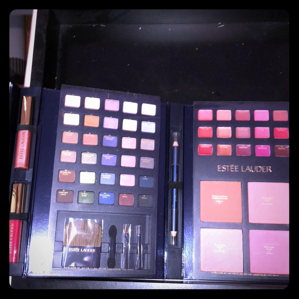 🆕Limited Edition Estée Lauder Makeup Set